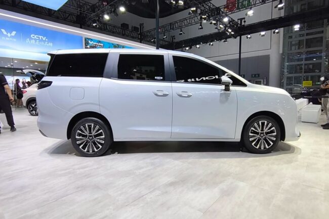 2025/09/Wuling-Xingguang-730-Cortez-Darion_2.jpg