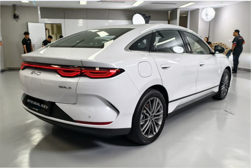 BYD Seal 6 rear view Malaysia