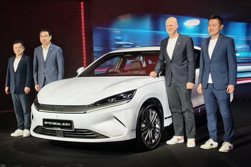 BYD Seal 6 EV launch view