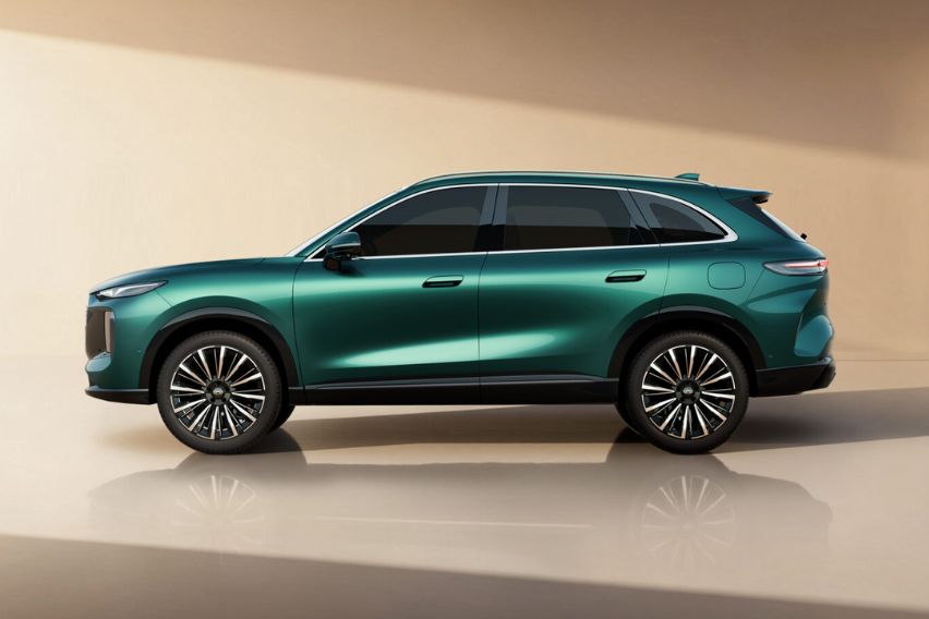 2026 Chery Tiggo 8 side