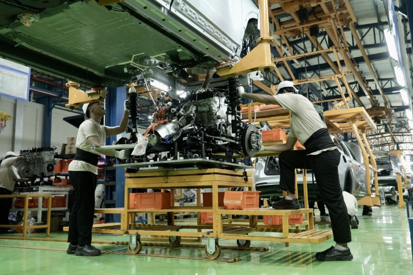 perakitan Geely Starray