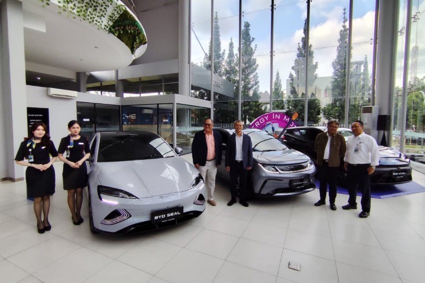 Apresiasi Pelanggan, Pelita Air dan BYD Haka Auto Hadiahkan Mobil Listrik