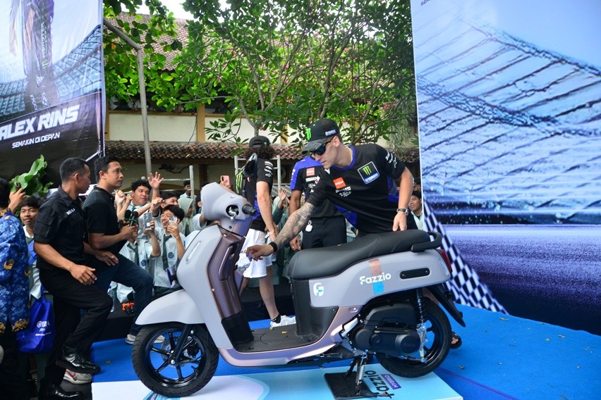 Fabio Quartaro dan Alex Rins meet and greet