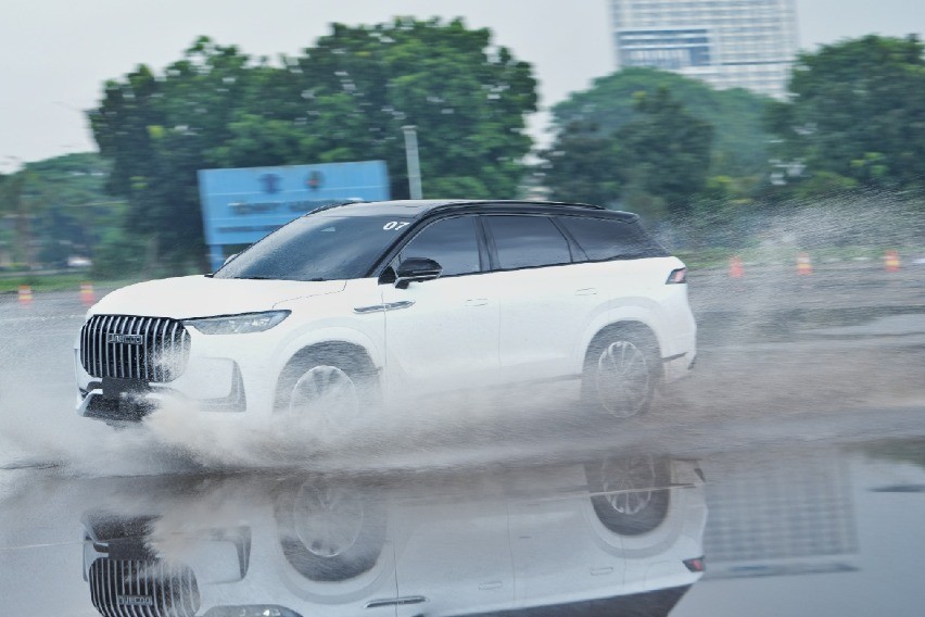 Jaecoo J8 ARDIS SHS First Drive