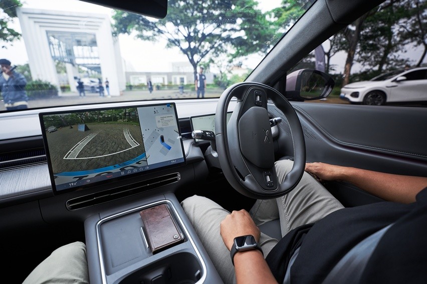 Fitur parkir otomatis Xpeng G6 Pro