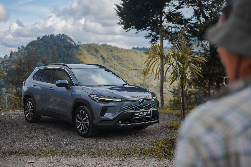 Corolla Cross Hybrid