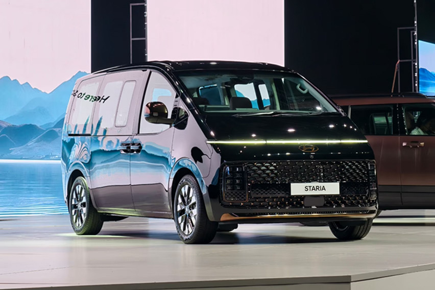 Hyundai Staria front