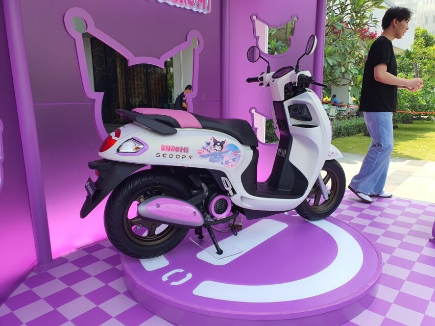 Honda Scoopy Hello Kitty