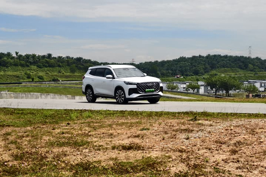 Chery Tiggo 8 PHEV front view
