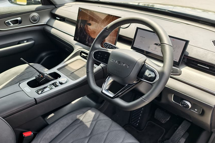 Chery Tiggo 8 PHEV interior view