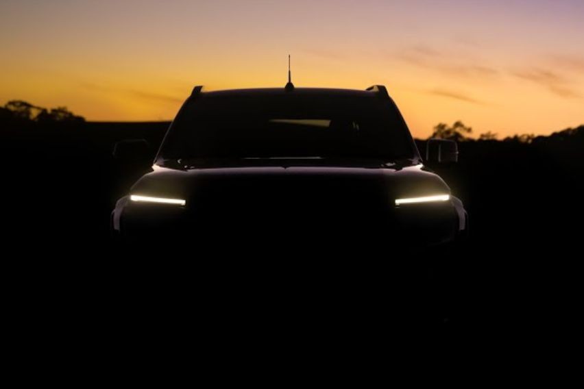 Nissan teases all-new Navara