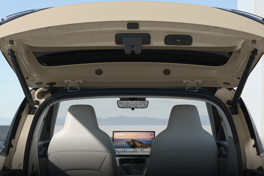 Proton e.MAS 5 Powered tailgate