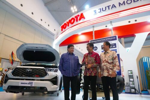 Toyota Indonesia Raih Penghargaan atas Prestasi Mendorong Ekspor Industri Otomotif Nasional Toyota Indonesia Raih Penghargaan atas Prestasi Mendorong Ekspor Industri Otomotif Nasional