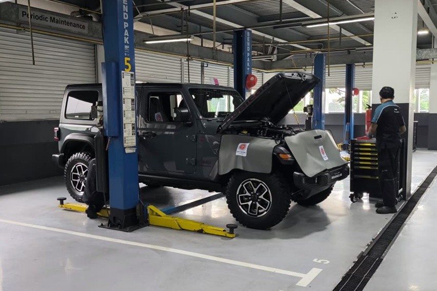 Fasilitas servis Jeep Gading Serpong