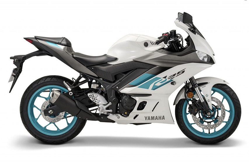 2025 Yamaha YZF-R25 side profile view