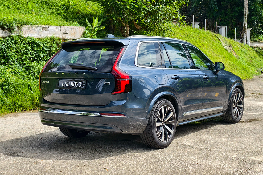 2025 Volvo XC90 rear view