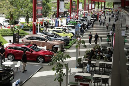 Indonesia Autovaganza 2025 Resmi Dibuka: Festival Otomotif, Komunitas, dan Gaya Hidup dalam Satu Arena Indonesia Autovaganza 2025 Resmi Dibuka: Festival Otomotif, Komunitas, dan Gaya Hidup dalam Satu Arena