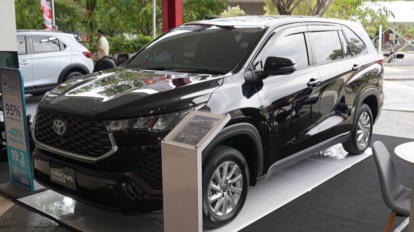 Mobil Hybrid Toyota Ramaikan Autovaganza 2025, Pengunjung Bisa Test Drive