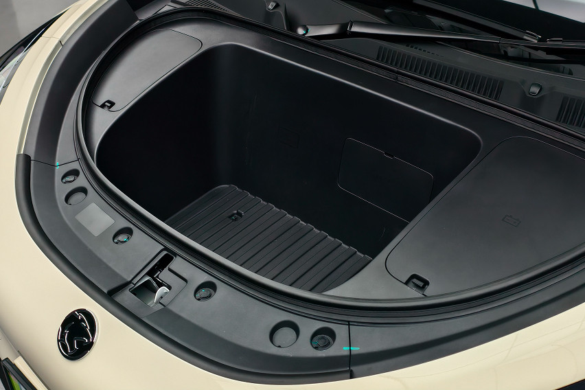 Proton e.MAS 5 frunk