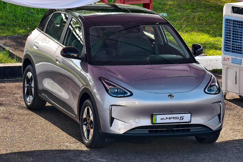 Proton e.MAS 5 front