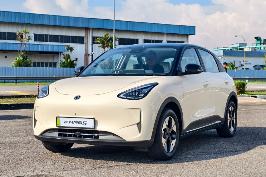 Proton e.MAS 5 front