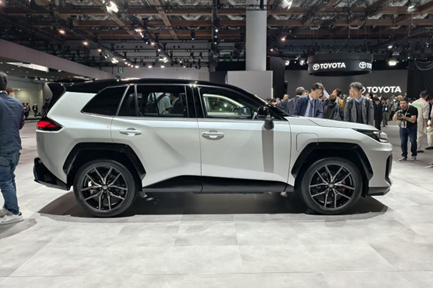 Toyota RAV4 side profile view