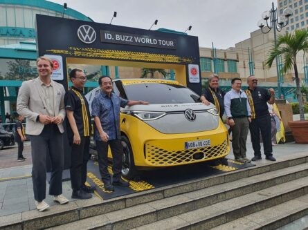 Keliling Dunia Pakai EV VW ID.Buzz, Rainer Zietlow Memulai Perjalanannya di Indonesia Keliling Dunia Pakai EV VW ID.Buzz, Rainer Zietlow Memulai Perjalanannya di Indonesia