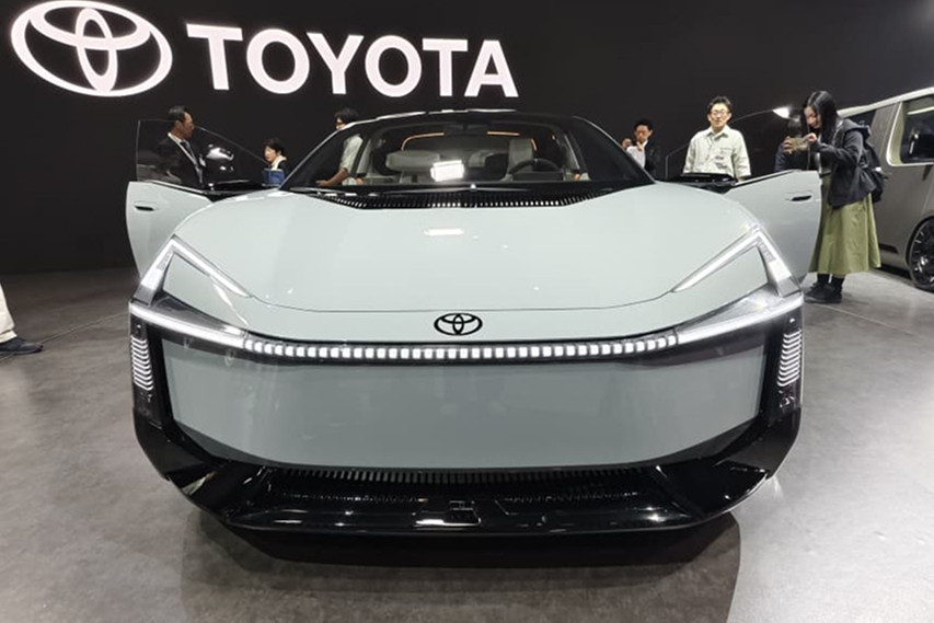 Toyota Corolla Concept front face