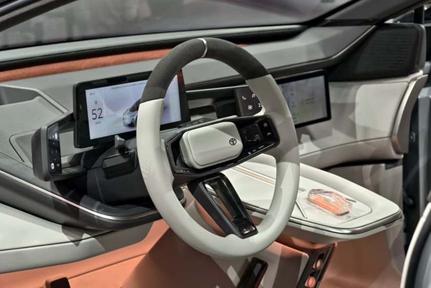 Toyota Corolla Concept interior