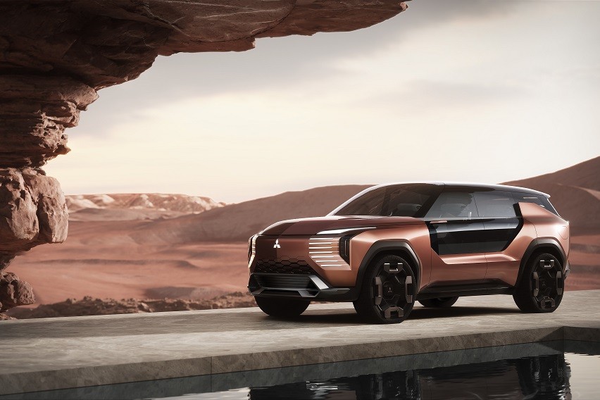 JMS 2025: Mitsubishi presents Elevance Concept