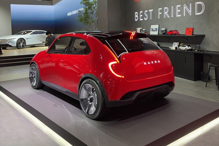 Mazda Vision X-Compact