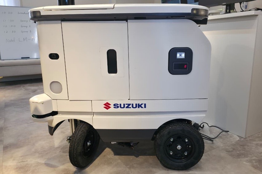 Suzuki robot delivery