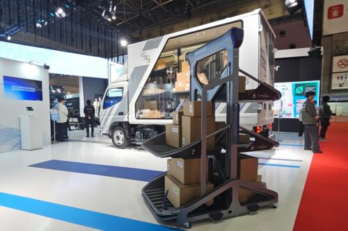 JMS 2025: Mitsubishi Fuso debuts “Cobodi” prototype cargo system JMS 2025: Mitsubishi Fuso debuts “Cobodi” prototype cargo system