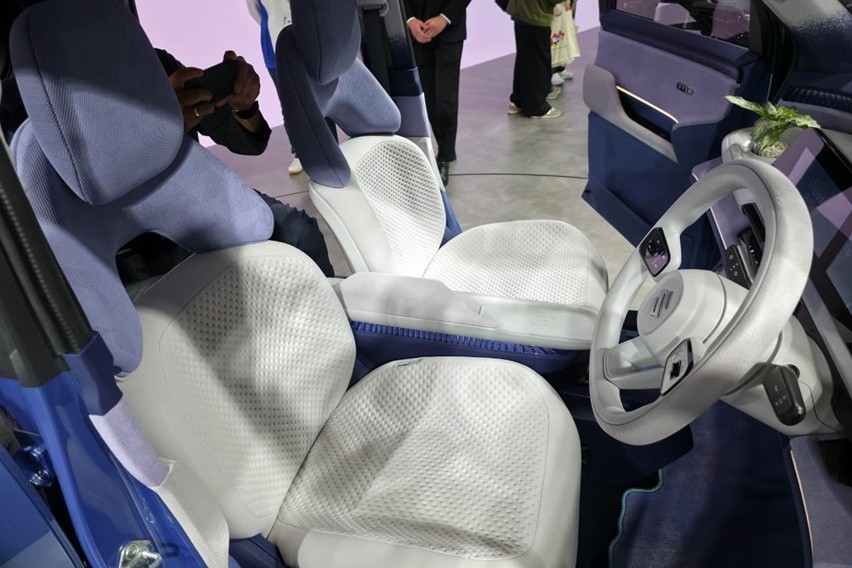 Kursi depan Suzuki Vision e-Sky