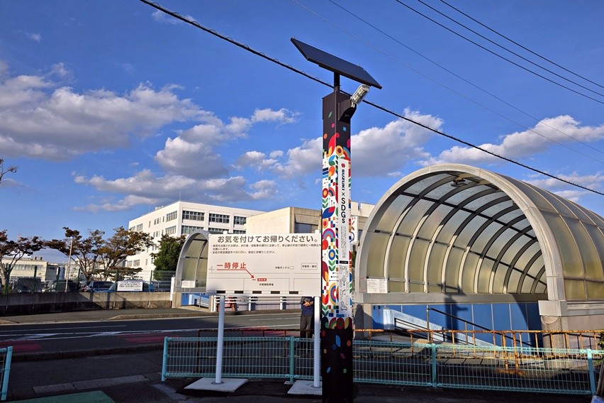 Pemanfaatan ulang limbah baterai EV untuk daya lampu tenaga surya oleh Suzuki Jepang