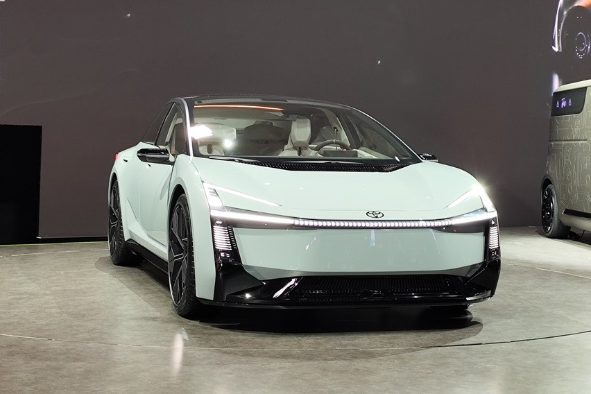 desain eksterior Toyota Corolla Concept