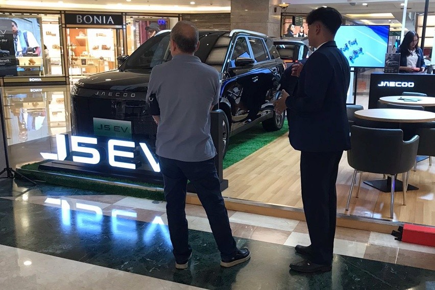 Jaecoo J5 EV di Puri Indah Mall
