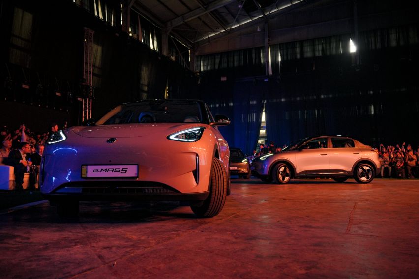 Proton e.MAS 5 front