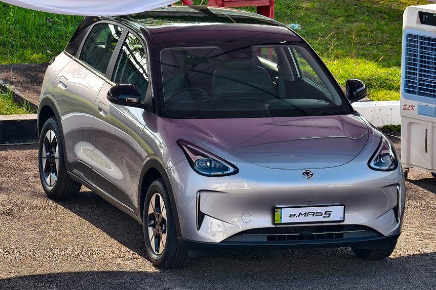 Proton e.MAS 5 charging