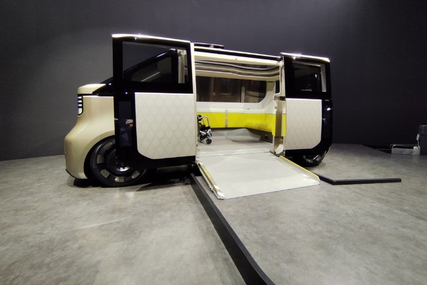 Toyota Kayoibako Concept