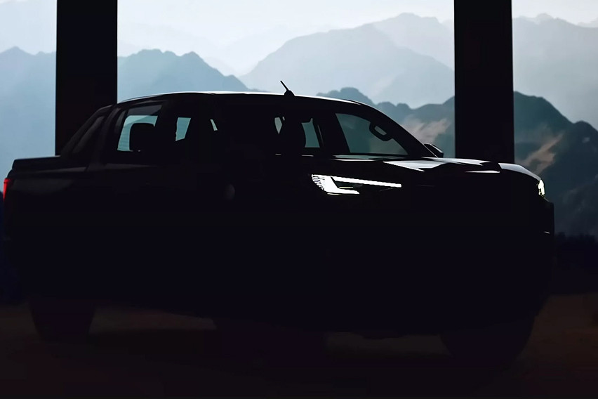 Next-gen Toyota Hilux front