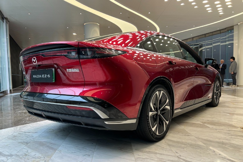 Mazda EZ-6