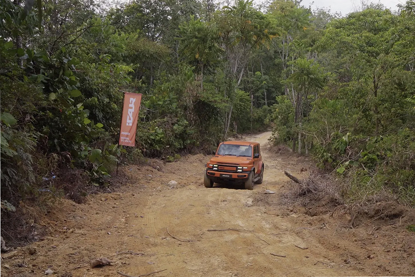 iCAUR V23 front view