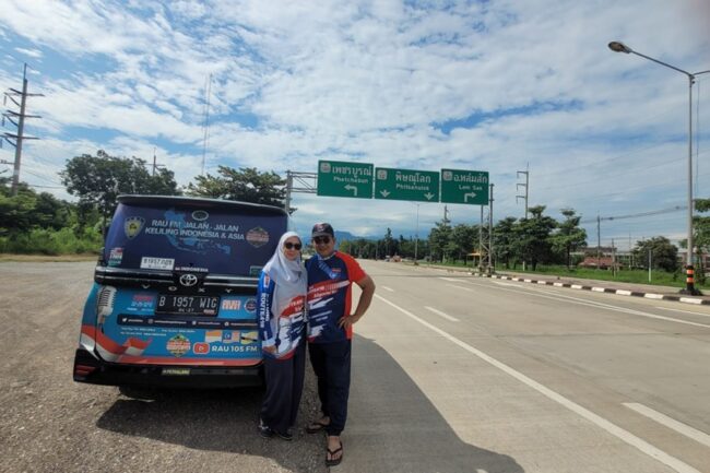 2025/11/traveling-keliling-asia-pakai-toyota-Voxy-2.jpeg