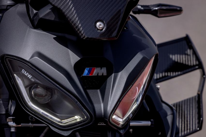 2025 BMW M 1000 R Competition headlight