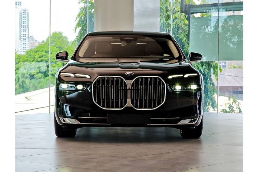 BMW PH rolls out new 750e xDrive PHEV 