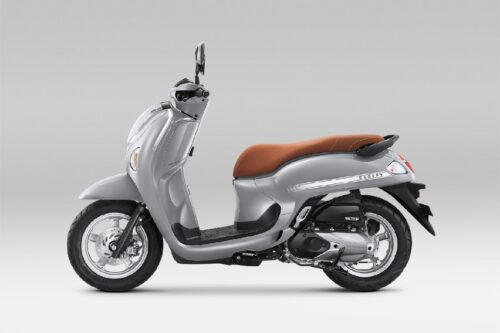 Penyegaran Warna Honda Scoopy Hadirkan Tampilan Makin Stylish
