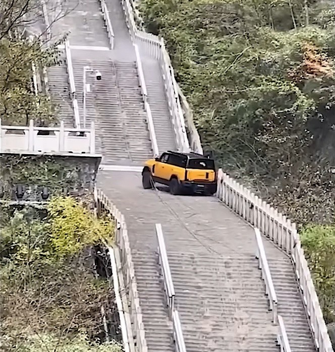 Insiden Chery Fengyun X3L 