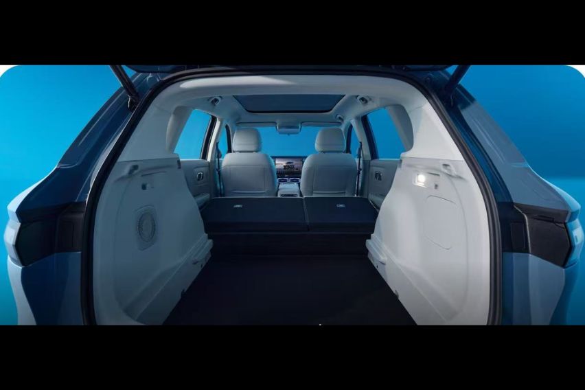 Leapmotor B10 trunk space