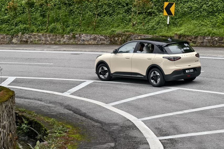 Proton emas5 rear view in genting 